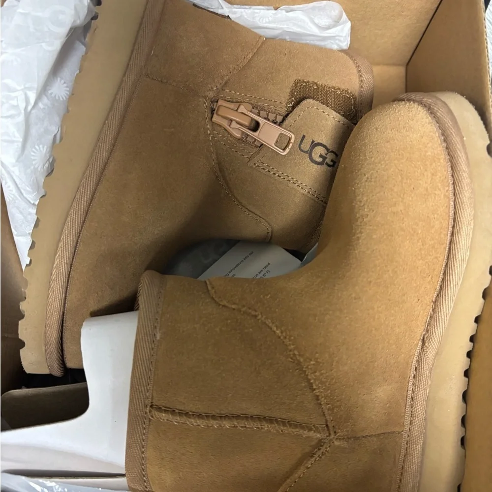 UGG | Adri Classic Boot Chestnut Kids Size 9 NEW